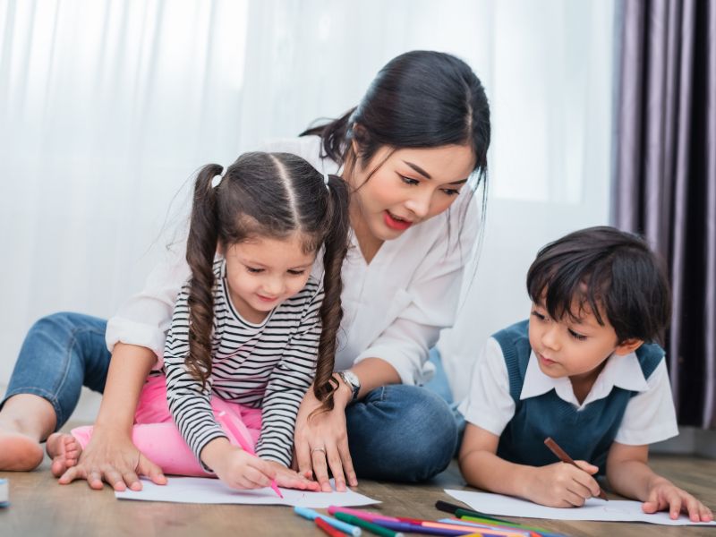 Những điều nên tránh khi ba mẹ dạy trẻ