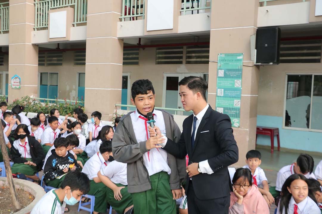 full chuyen de yeu thuong va chia se 4