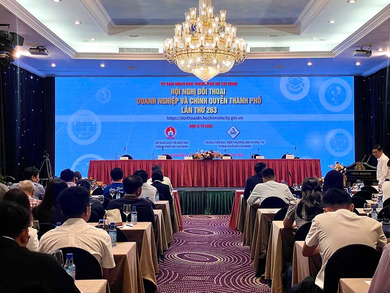 Hội nghị đối thoại doanh nghiệp và chính quyền thành phố 
