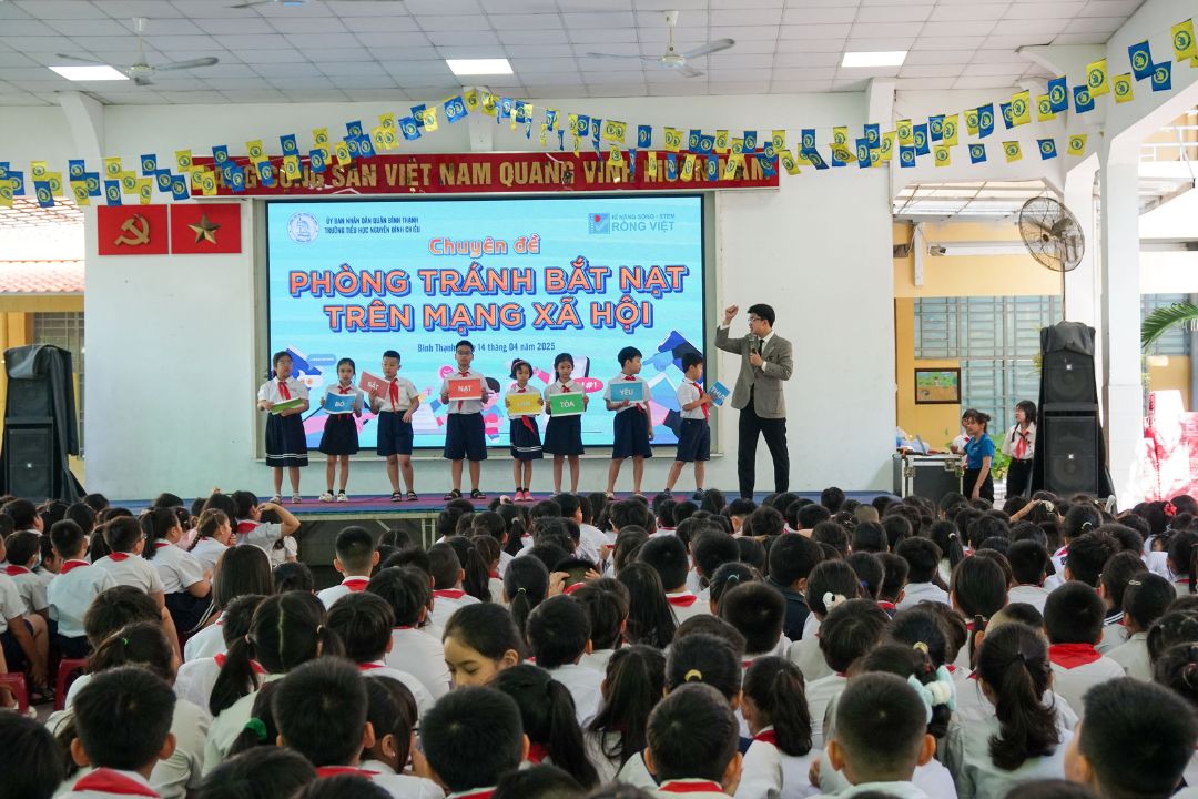 full rong viet education tren hanh trinh boi dap nang luc song cho the he tre trong thoi dai so 1