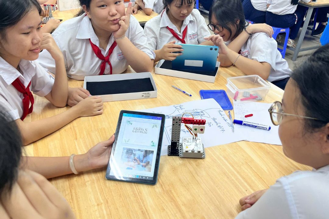 full rong viet education tren hanh trinh boi dap nang luc song cho the he tre trong thoi dai so 5